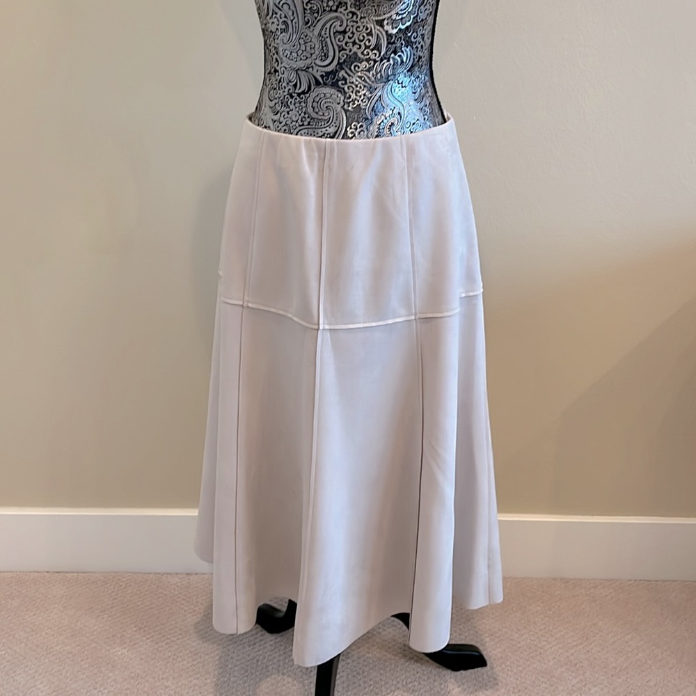 Antonio Melani dove gray faux suede A-line skirt never worn size 6